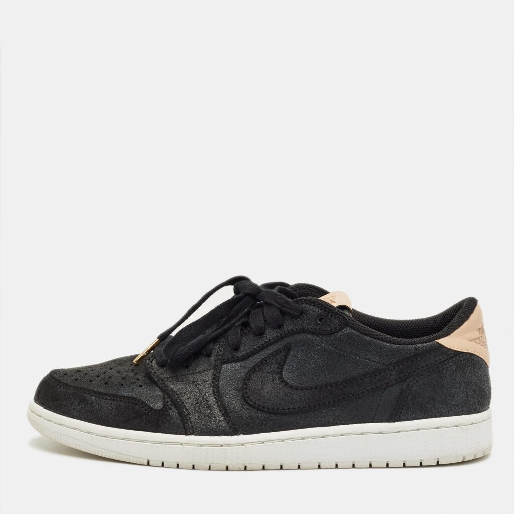 Air Jordans Black Suede Jordan 1 Retro Low OG Black Vachetta Sneakers Size 44.5 Air Jordans Black Suede Jordan 1 Retro Low OG Black Vachetta Sneakers Size 44.5