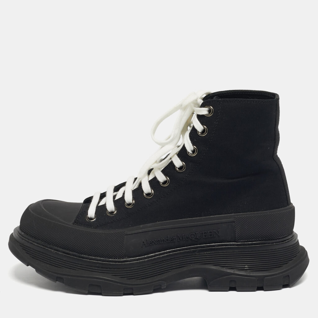 luxury-men-alexander-mcqueen-new-shoes-p1242763-001-1.jpg Alexander McQueen Black Canvas Tread Slick High Top Sneakers Size 41