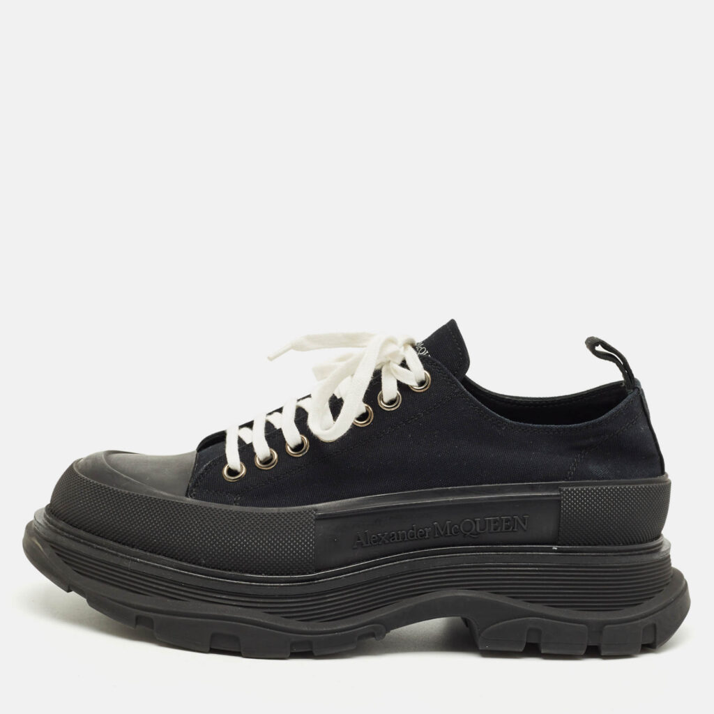 Alexander McQueen Black Canvas And Rubber Tread Slick Low Top Sneakers Size 42 Alexander McQueen Black Canvas And Rubber Tread Slick Low Top Sneakers Size 42
