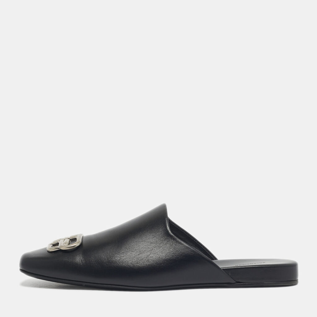 luxury-men-balenciaga-used-shoes-p1204578-001.jpg Balenciaga Black Leather Cosy BB Flat Mules Size 42