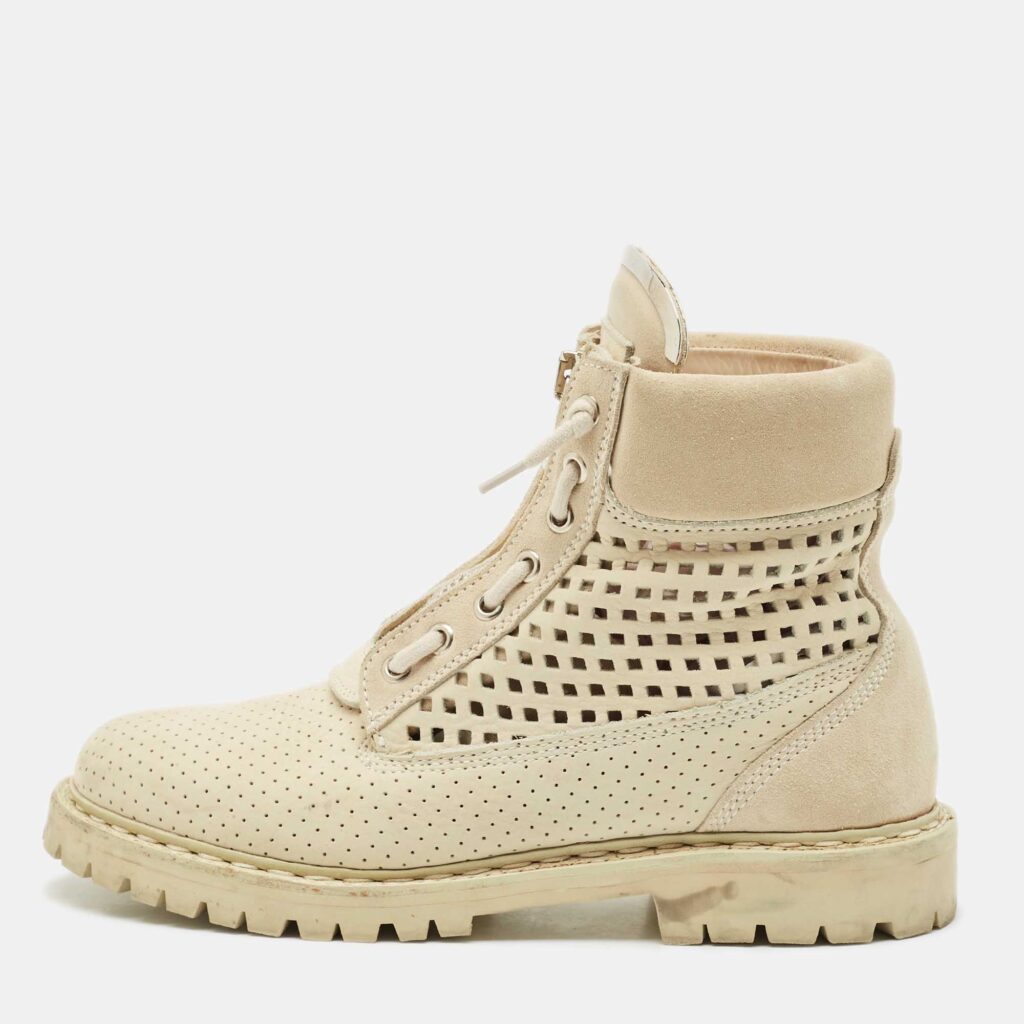 luxury-men-balmain-used-shoes-p1170230-003-1.jpg Balmain Cream Suede Combat Boots Size 40