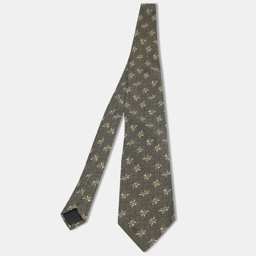 Boss By Hugo Boss Green Jacquard Silk Traditional Tie Boss By Hugo Boss Green Jacquard Silk Traditional Tie