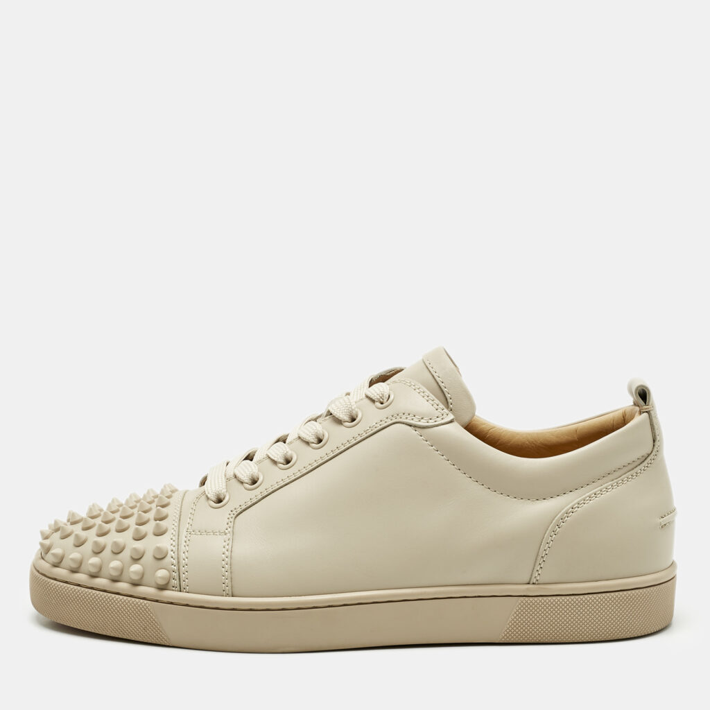 Christian Louboutin Beige Leather Louis Junior Spikes Low Top Sneakers Size 41.5 Christian Louboutin Beige Leather Louis Junior Spikes Low Top Sneakers Size 41.5
