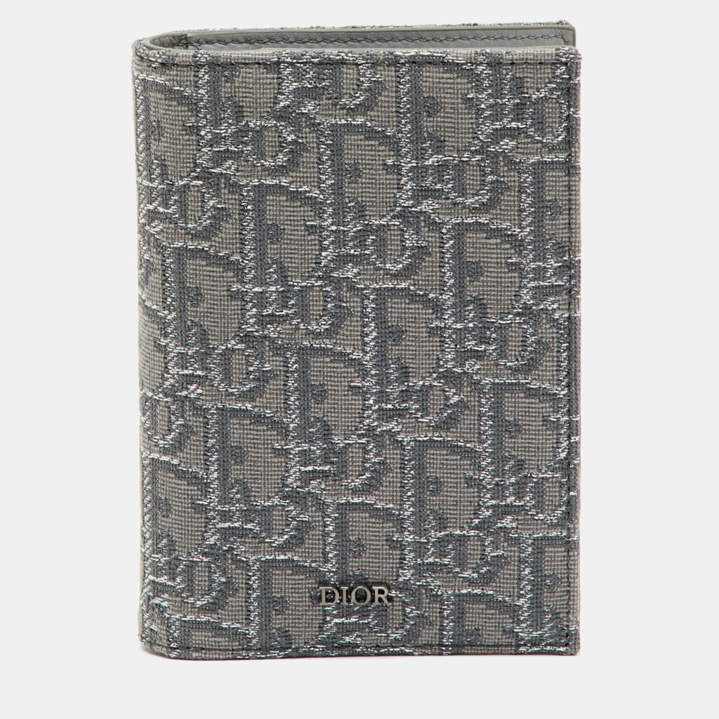 luxury-men-dior-used-accessories-p1216400-007.jpg Dior Grey/Silver Oblique Jacquard Pasport Holder