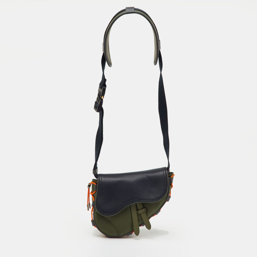 luxury-men-dior-used-bags-p1237833-012.jpg Dior x Sacai Multicolor Technical Fabric and Leather Mini Saddle Bag