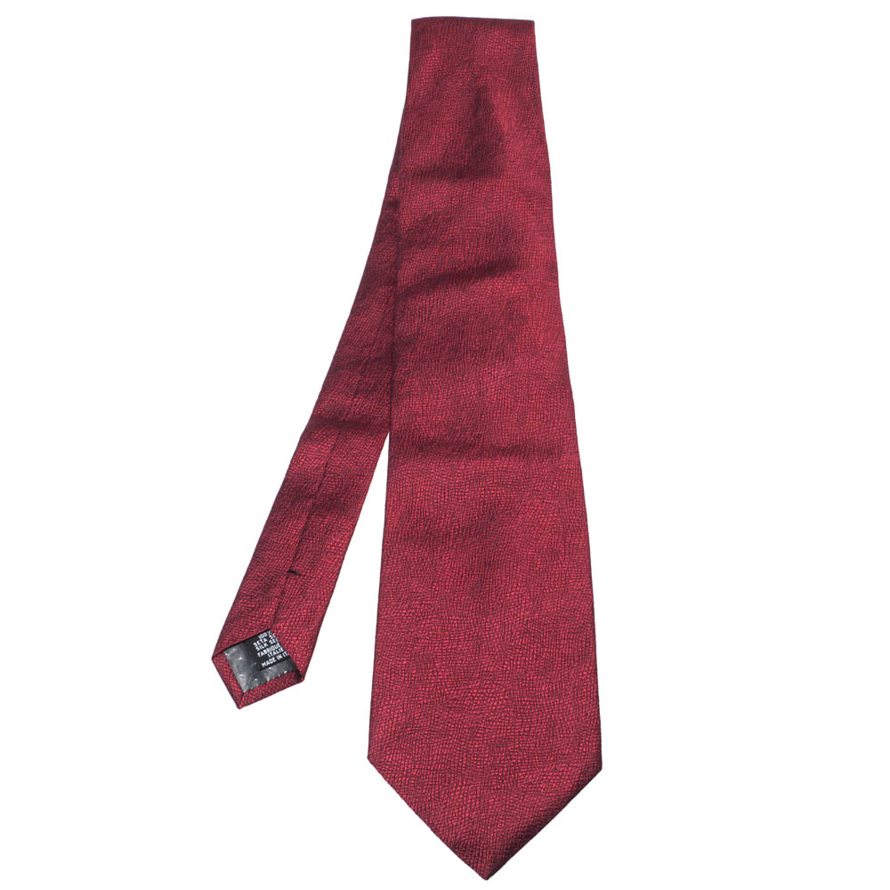 Gianfranco Ferre Red Jacquard Silk Traditional Tie Gianfranco Ferre Red Jacquard Silk Traditional Tie
