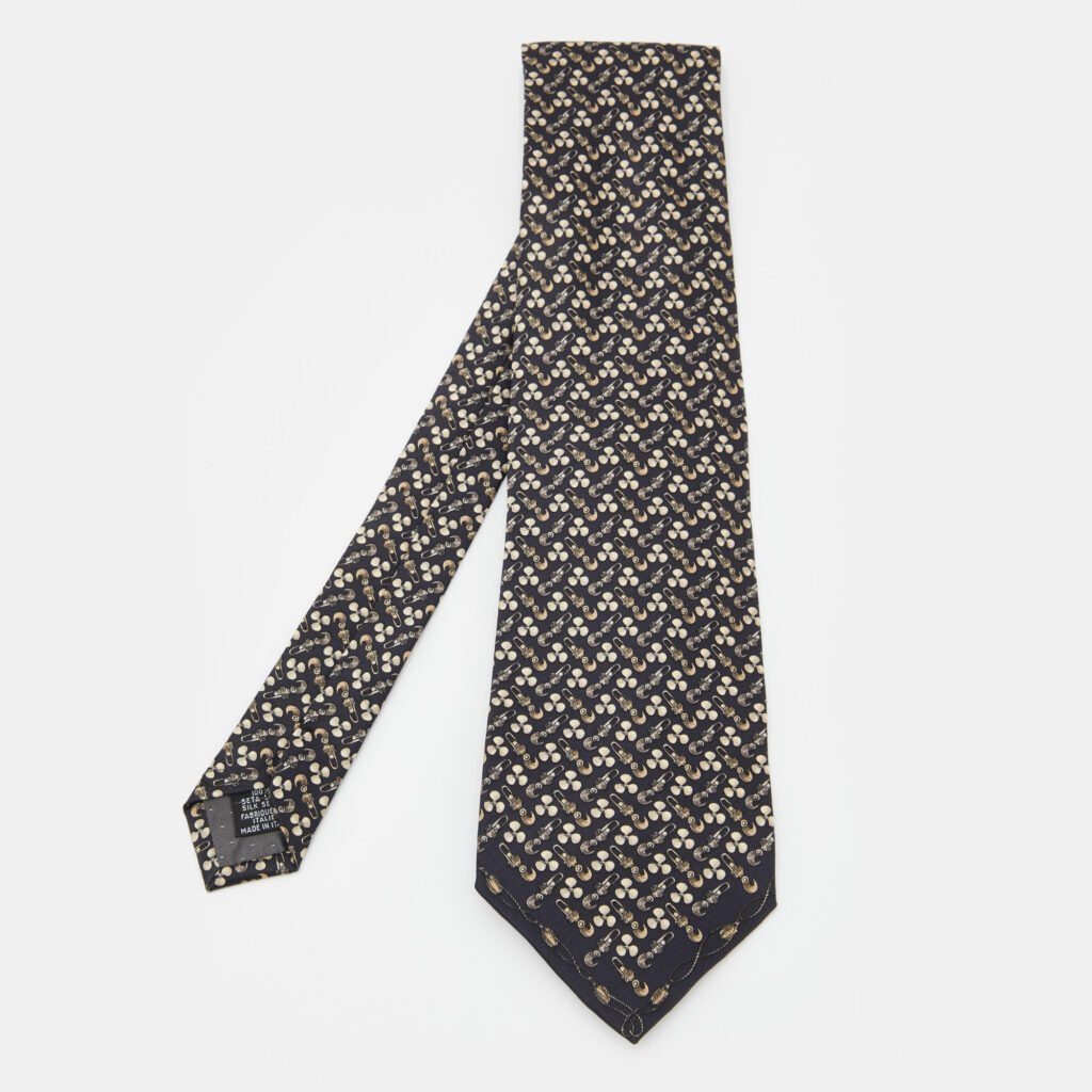 Gianfranco Ferre Black Fan Printed Silk Tie Gianfranco Ferre Black Fan Printed Silk Tie