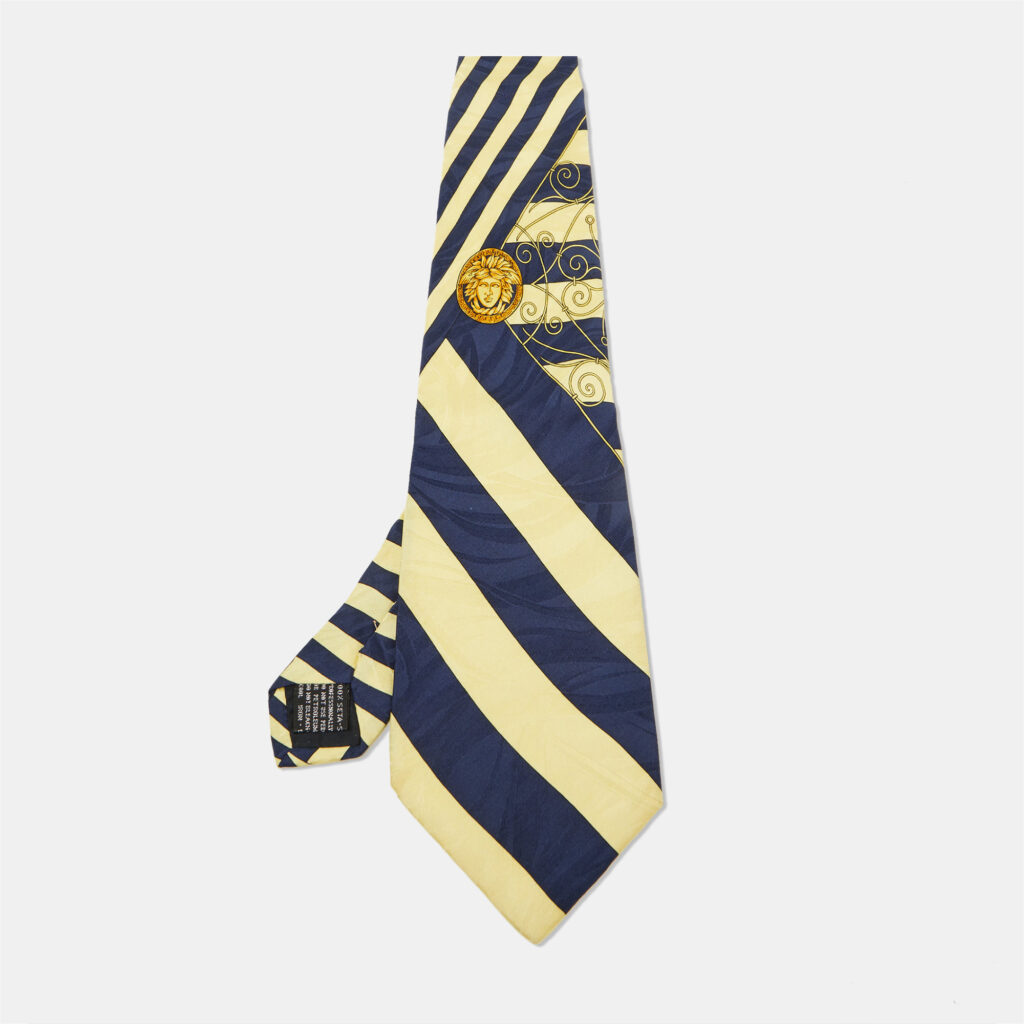 Gianni Versace Vintage Yellow/Blue Print Silk Traditional Tie Gianni Versace Vintage Yellow/Blue Print Silk Traditional Tie