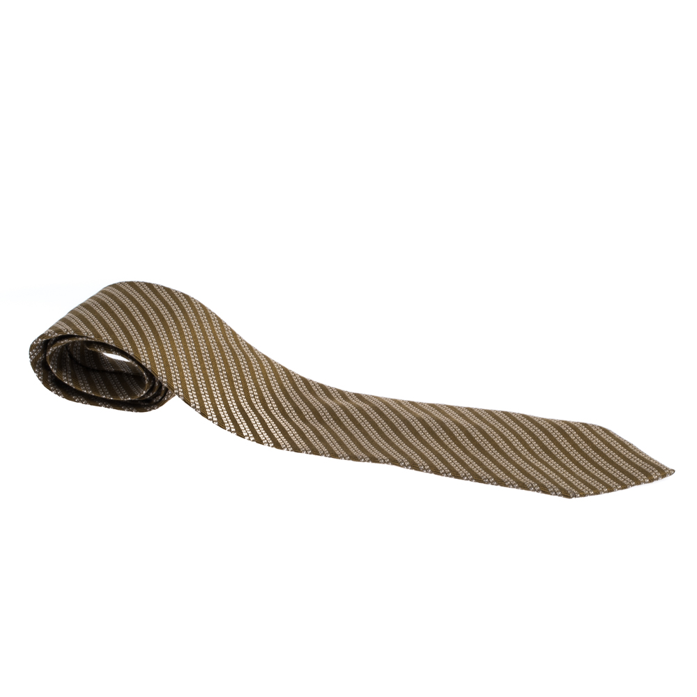 Giorgio Armani Vintage Olive Green Jacquard Traditional Silk Tie Giorgio Armani Vintage Olive Green Jacquard Traditional Silk Tie