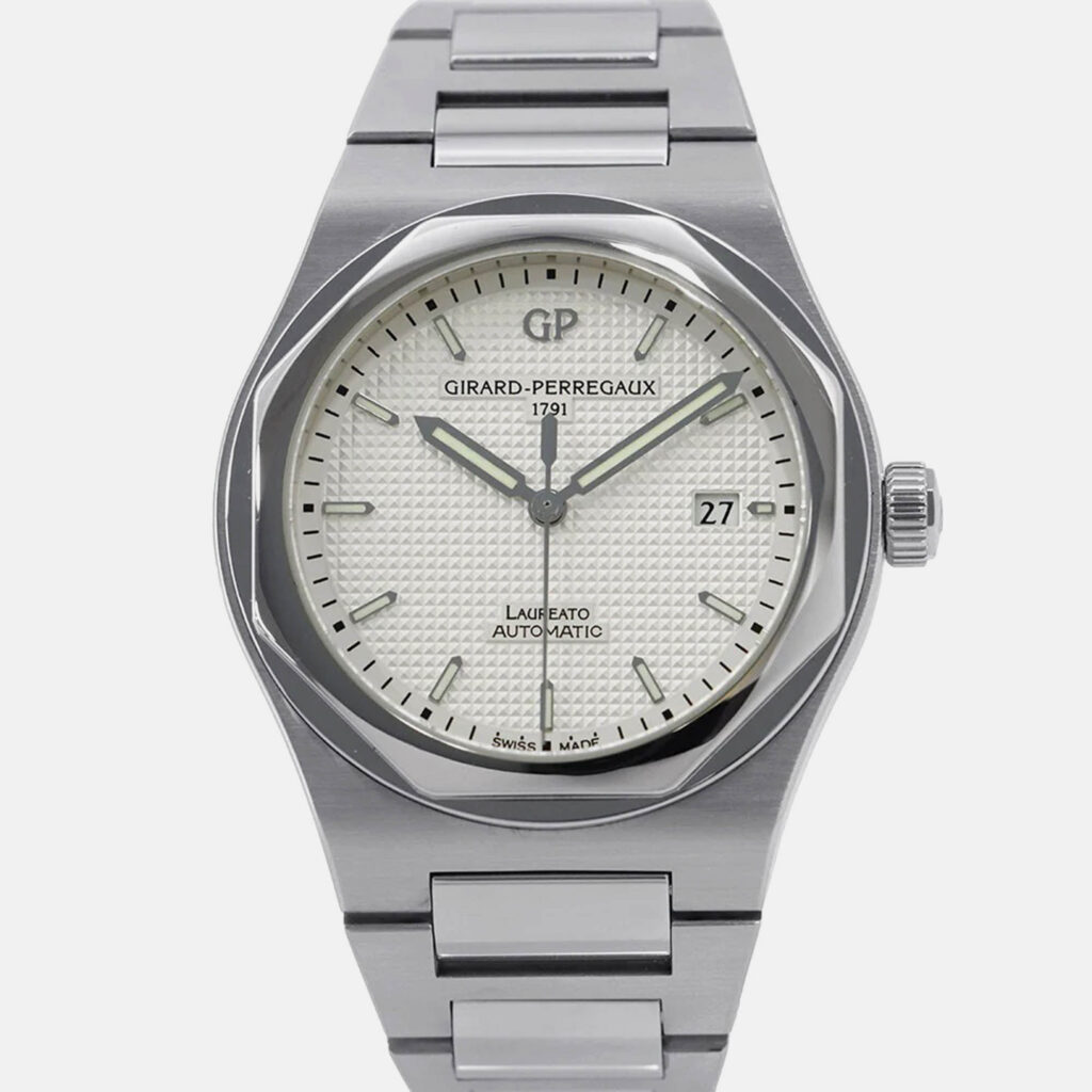 Girard Perregaux Laureato 81000-11-131-11A Automatic Silver Stainless Steel Men's Wristwatch 41 mm Girard Perregaux Laureato 81000-11-131-11A Automatic Silver Stainless Steel Men's Wristwatch 41 mm