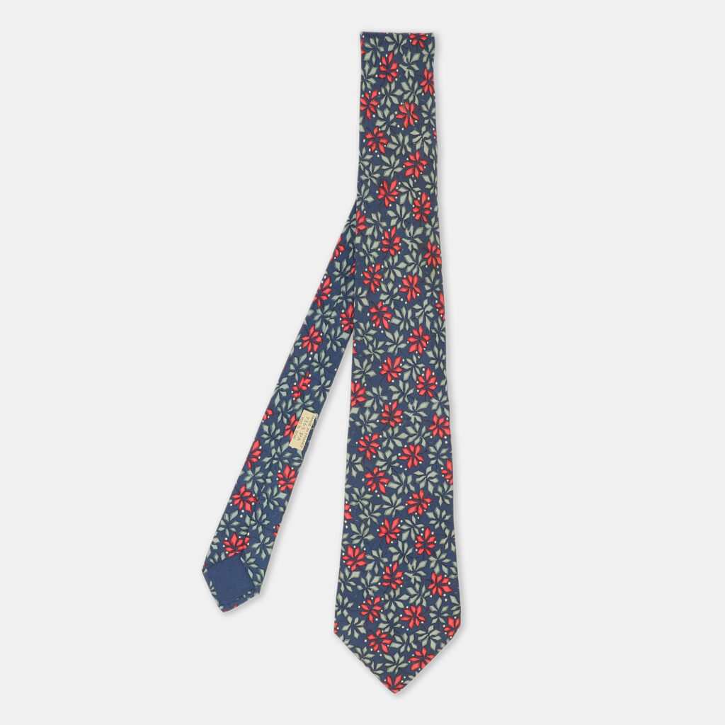 Hermes Multicolor Botanical Leaf Printed Silk Tie Hermes Multicolor Botanical Leaf Printed Silk Tie