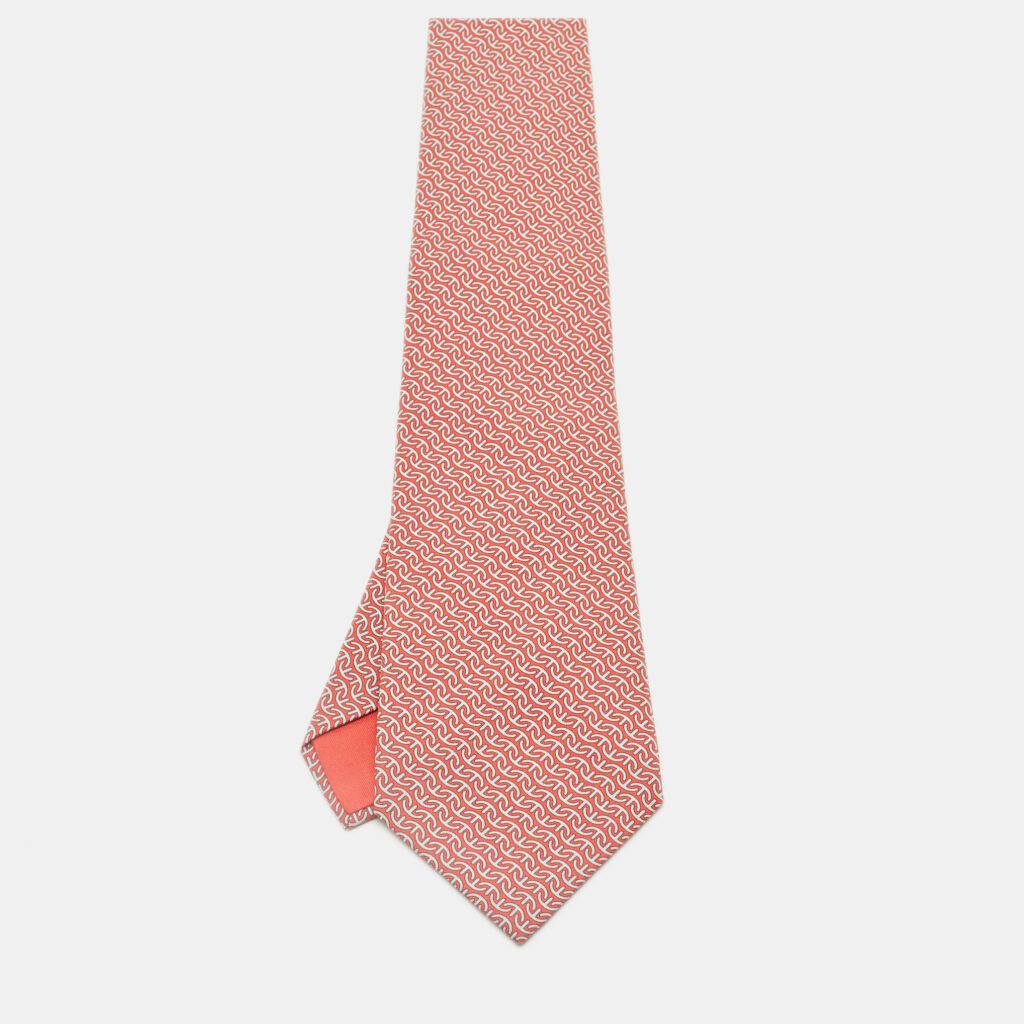 Hermès Red Printed Silk Traditional Tie Hermès Red Printed Silk Traditional Tie