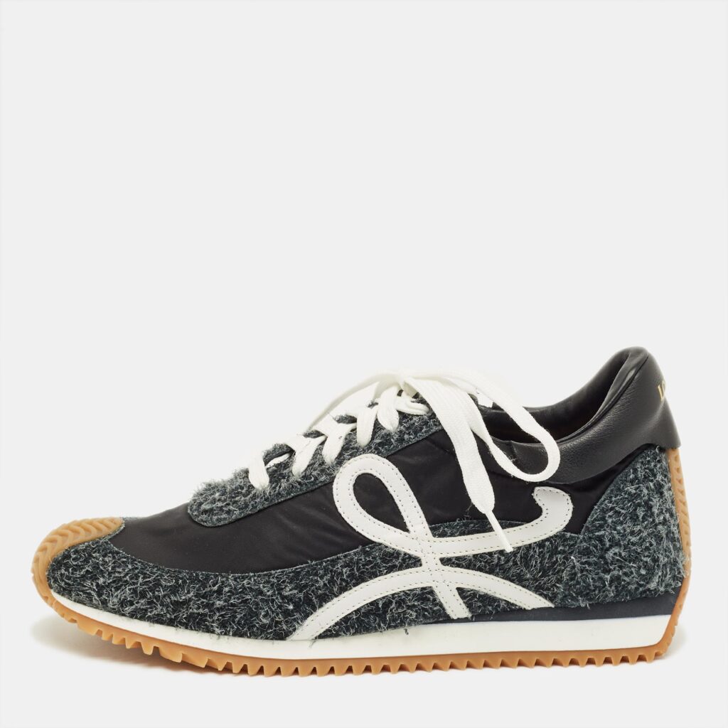 Loewe Grey/Black Suede and Nylon Flow Runner 2.0 Sneakers Size 42 Loewe Grey/Black Suede and Nylon Flow Runner 2.0 Sneakers Size 42