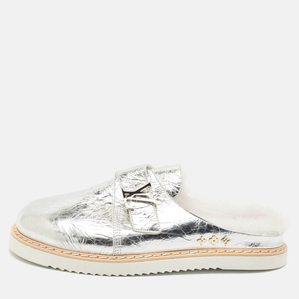 luxury-men-louis-vuitton-new-shoes-p1165954-010-1.jpg Louis Vuitton Metallic Silver Leather LV Easy Flat Mules Size 45