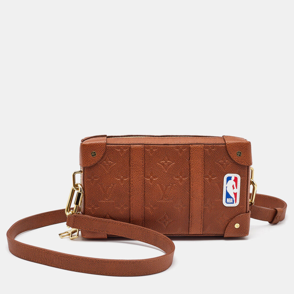 Louis Vuitton x NBA Brown Monogram Ball Grain Leather Soft Trunk Wallet Louis Vuitton x NBA Brown Monogram Ball Grain Leather Soft Trunk Wallet