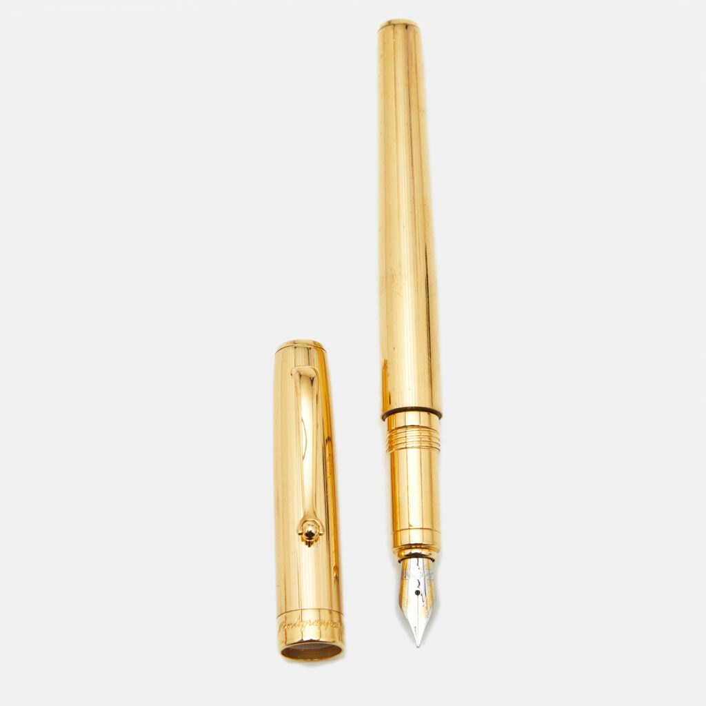 Montegrappa Lacquer Gold Tone Fountain Pen Montegrappa Lacquer Gold Tone Fountain Pen