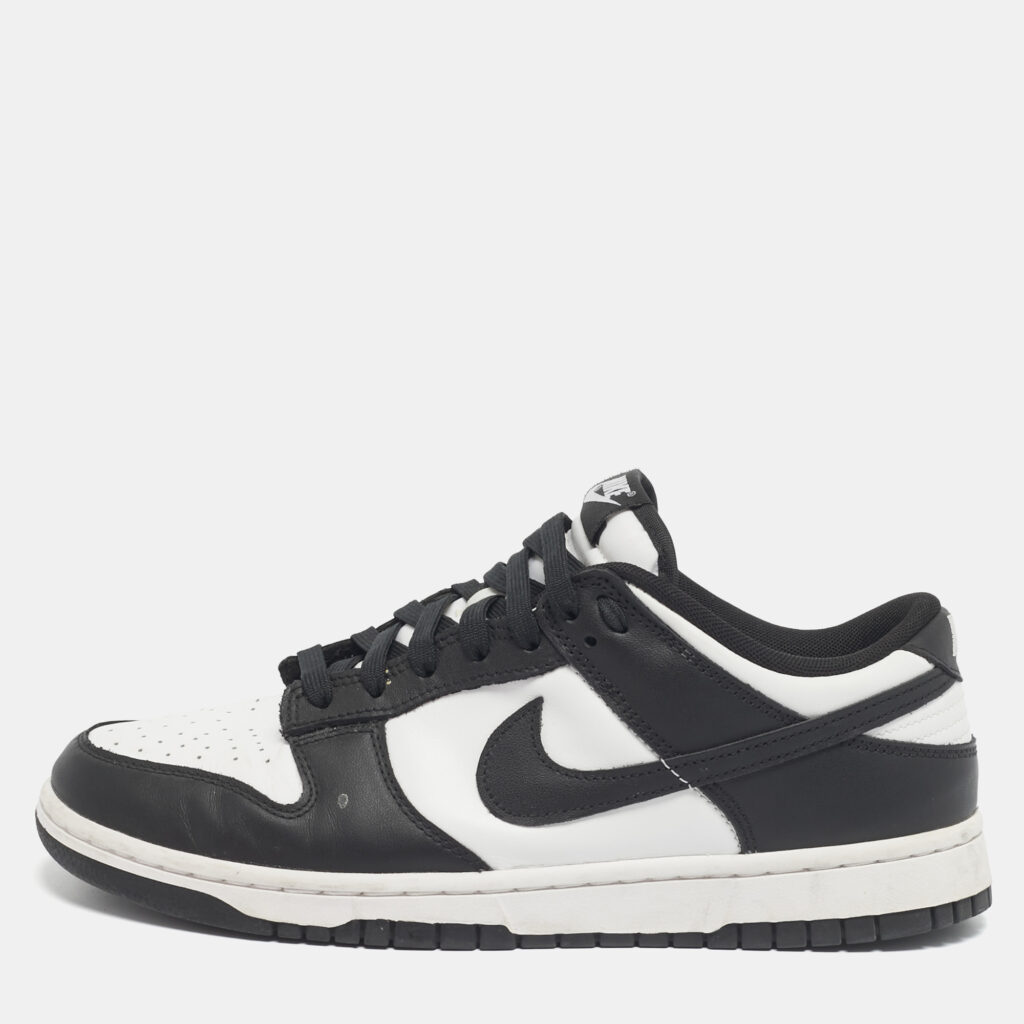 Nike Black/White Leather Dunk Low Retro Panda Sneakers Size 43 Nike Black/White Leather Dunk Low Retro Panda Sneakers Size 43