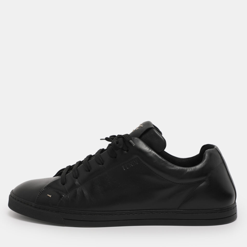 luxury-men-prada-used-shoes-p1225062-002-1.jpg Prada Black Leather Low Top Sneakers Size 44