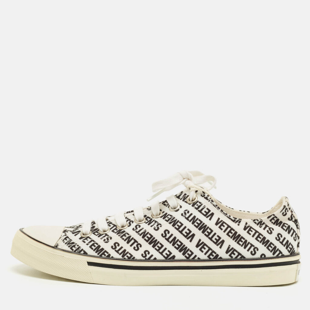 Vetements White/Black Logo Print Canvas Low Top Sneakers Size 41 Vetements White/Black Logo Print Canvas Low Top Sneakers Size 41