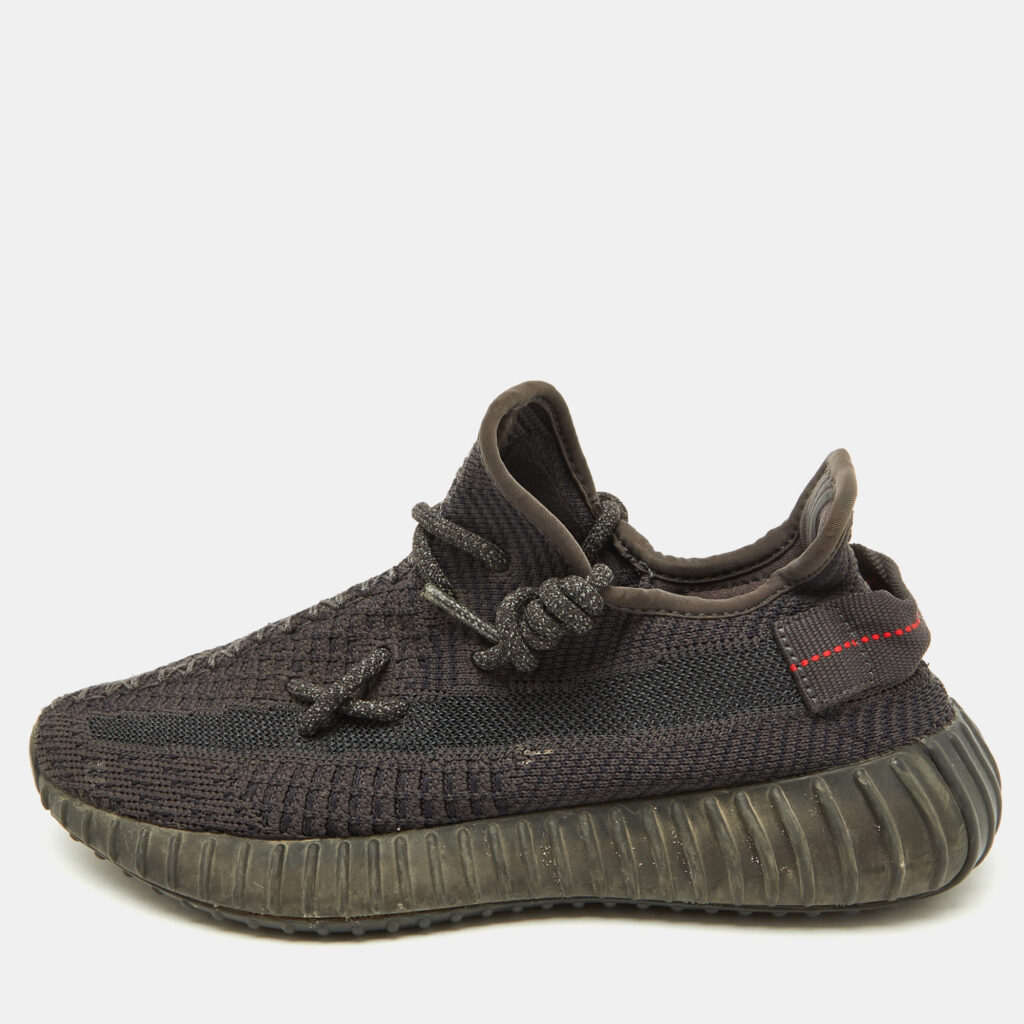 Yeezy x Adidas Black Knit Fabric Boost 350 V2 Black Non-Reflective Sneakers Size 37 1/3 Yeezy x Adidas Black Knit Fabric Boost 350 V2 Black Non-Reflective Sneakers Size 37 1/3