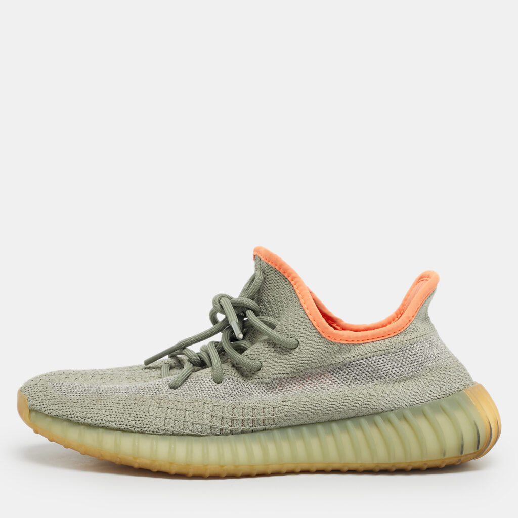 Yeezy x Adidas Green Knit Fabric Boost 350 V2 Desert Sage Sneakers Size 41 1/3 Yeezy x Adidas Green Knit Fabric Boost 350 V2 Desert Sage Sneakers Size 41 1/3