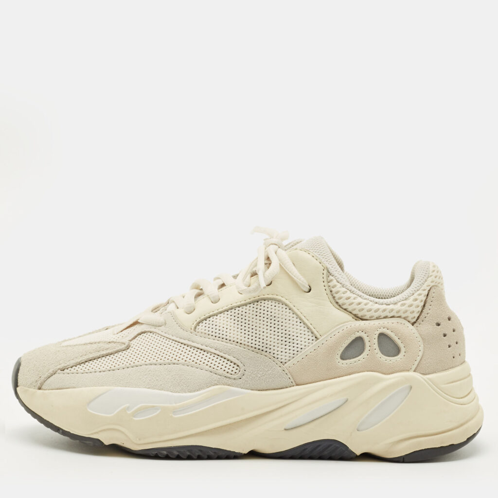 Yeezy x Adidas Cream Fabric and Suede Yeezy Boost 700 Lace Up Sneakers Size 40 Yeezy x Adidas Cream Fabric and Suede Yeezy Boost 700 Lace Up Sneakers Size 40