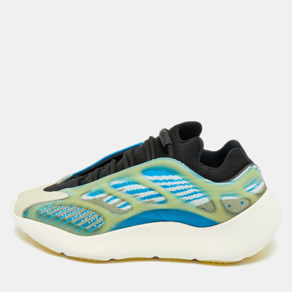 Yeezy x Adidas Blue/White Knit Fabric 700 V3 Arzareth Sneakers Size 42 2/3 Yeezy x Adidas Blue/White Knit Fabric 700 V3 Arzareth Sneakers Size 42 2/3
