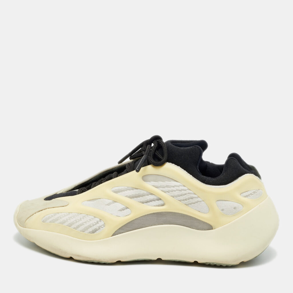 Yeezy x Adidas Cream/Black Rubber and Mesh 700 V3 Azael Sneakers Size 42 Yeezy x Adidas Cream/Black Rubber and Mesh 700 V3 Azael Sneakers Size 42