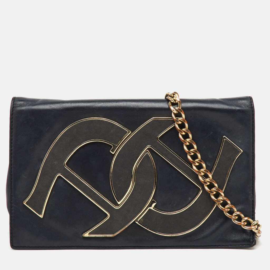 Aigner Black Leather Logo Flap Chain Shoulder Bag Aigner Black Leather Logo Flap Chain Shoulder Bag