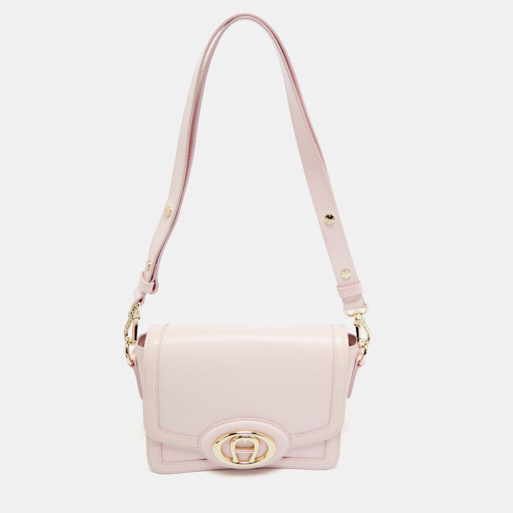 Aigner Light Pink Leather Luisa Shoulder Bag Aigner Light Pink Leather Luisa Shoulder Bag