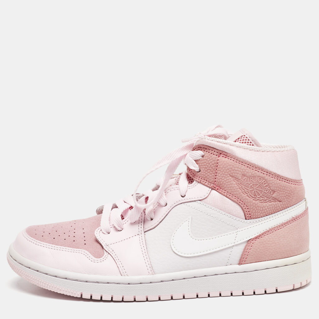 Air Jordans Pink/White Leather and Suede Air Jordan 1 Mid Top Sneakers Size 40.5 Air Jordans Pink/White Leather and Suede Air Jordan 1 Mid Top Sneakers Size 40.5