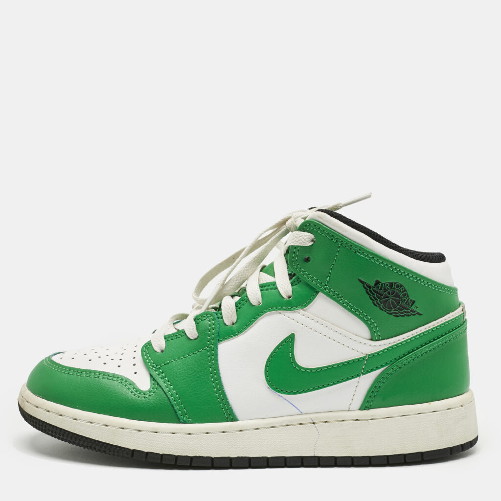Air Jordans Green/White Leather Jordan 1 Retro High Top Sneakers Size 38 Air Jordans Green/White Leather Jordan 1 Retro High Top Sneakers Size 38