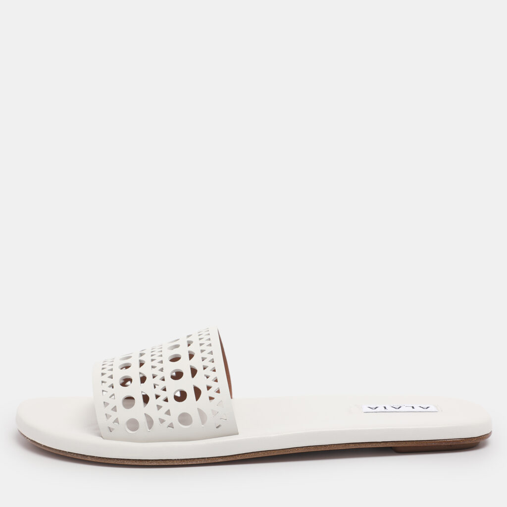 luxury-women-alaia-new-shoes-p1217627-003-1.jpg Alaia White Leather Vienne Flat Slide Size 38
