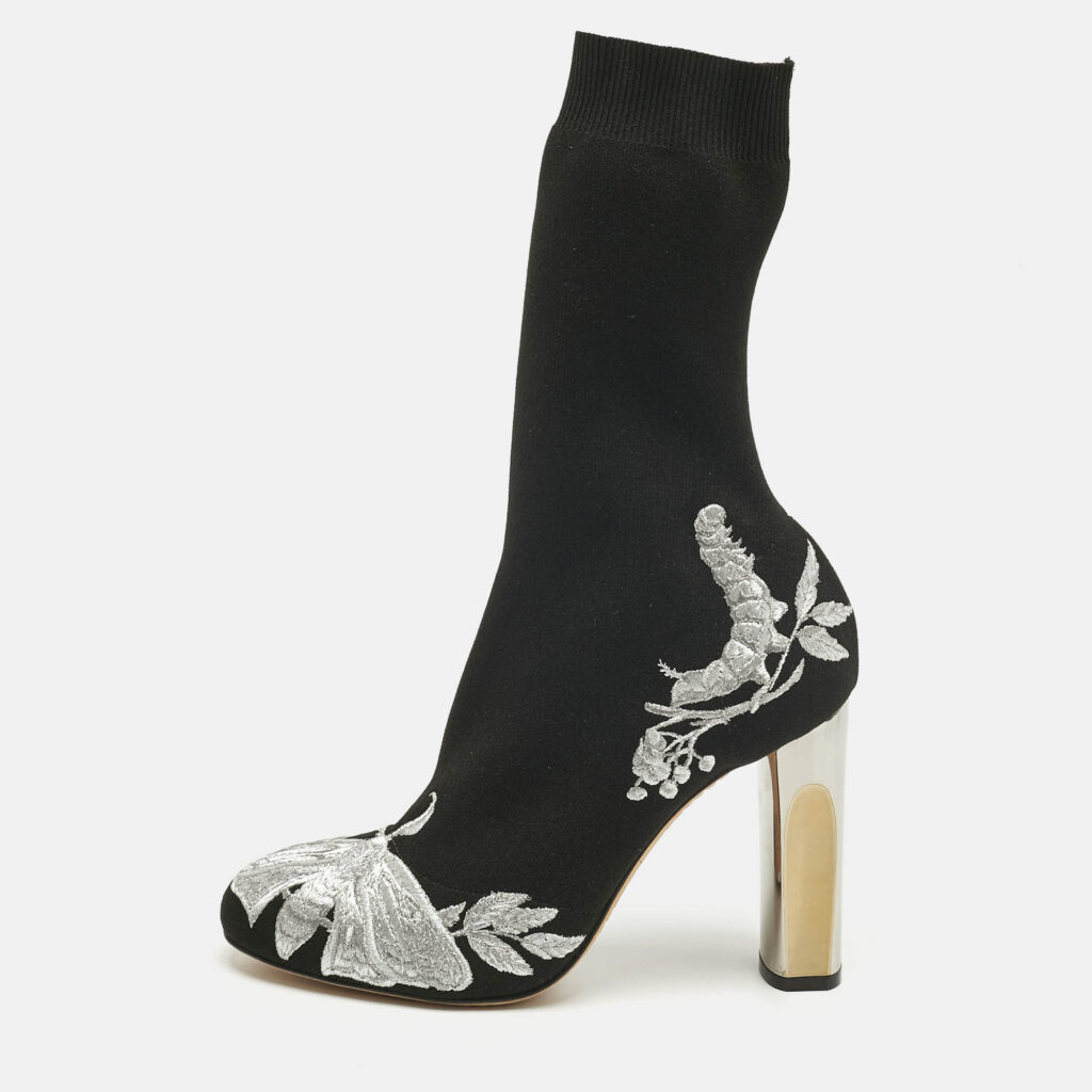 luxury-women-alexander-mcqueen-new-shoes-p1217775-010-1.jpg Alexander McQueen Black/Silver Embroidered Knit Fabric Ankle Boots Size 37