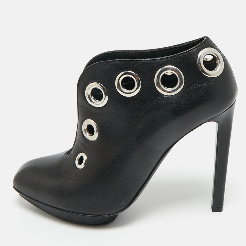 Alexander McQueen Black Leather Shiny Nappa Booties Size 36 Alexander McQueen Black Leather Shiny Nappa Booties Size 36