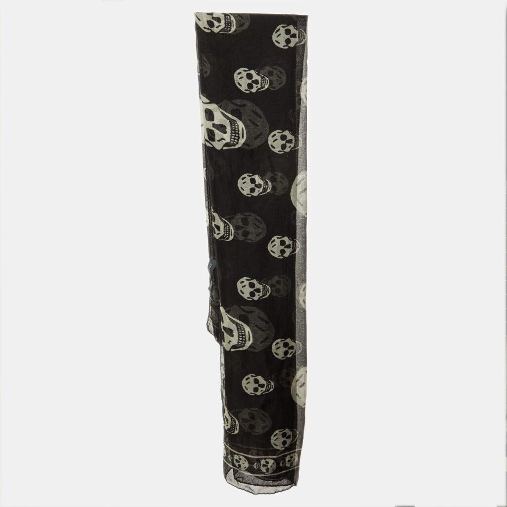 Alexander McQueen black Skull Printed Silk Scarf Alexander McQueen black Skull Printed Silk Scarf