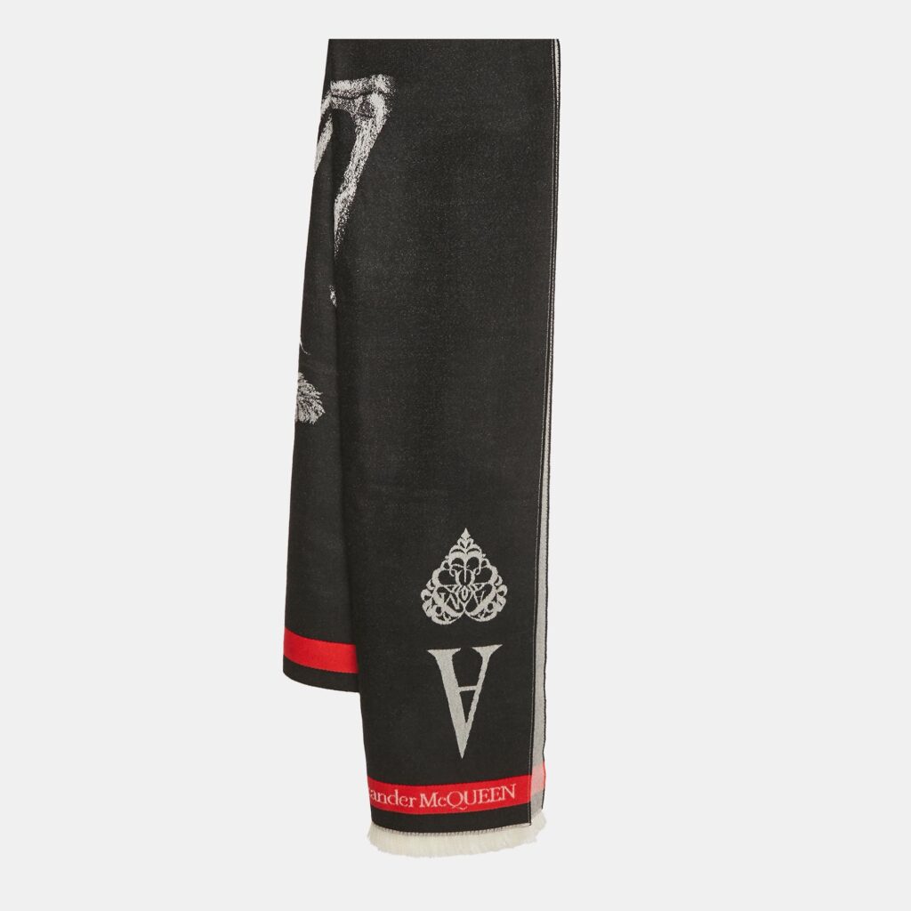 Alexander McQueen Black Skull Pattern Wool Shawl Alexander McQueen Black Skull Pattern Wool Shawl