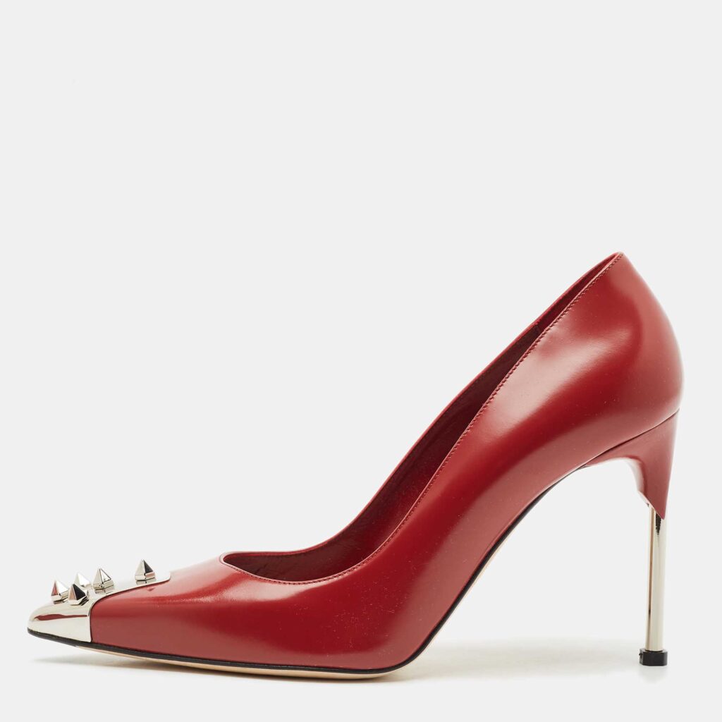 Alexander McQueen Red Leather Spike Pointed Toe Pumps Size 38 Alexander McQueen Red Leather Spike Pointed Toe Pumps Size 38