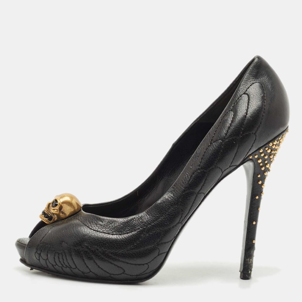 Alexander McQueen Black Leather Crystal Embellished Skull Detail Peep Toe Platform Pumps Size 41 Alexander McQueen Black Leather Crystal Embellished Skull Detail Peep Toe Platform Pumps Size 41