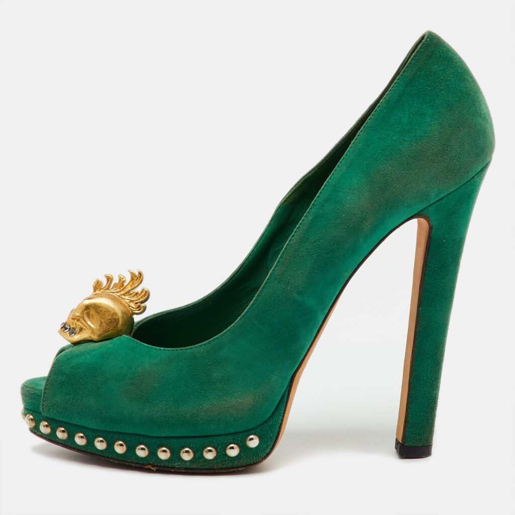 Alexander McQueen Green Suede Skull Platform Peep Toe Pumps Size 38.5 Alexander McQueen Green Suede Skull Platform Peep Toe Pumps Size 38.5