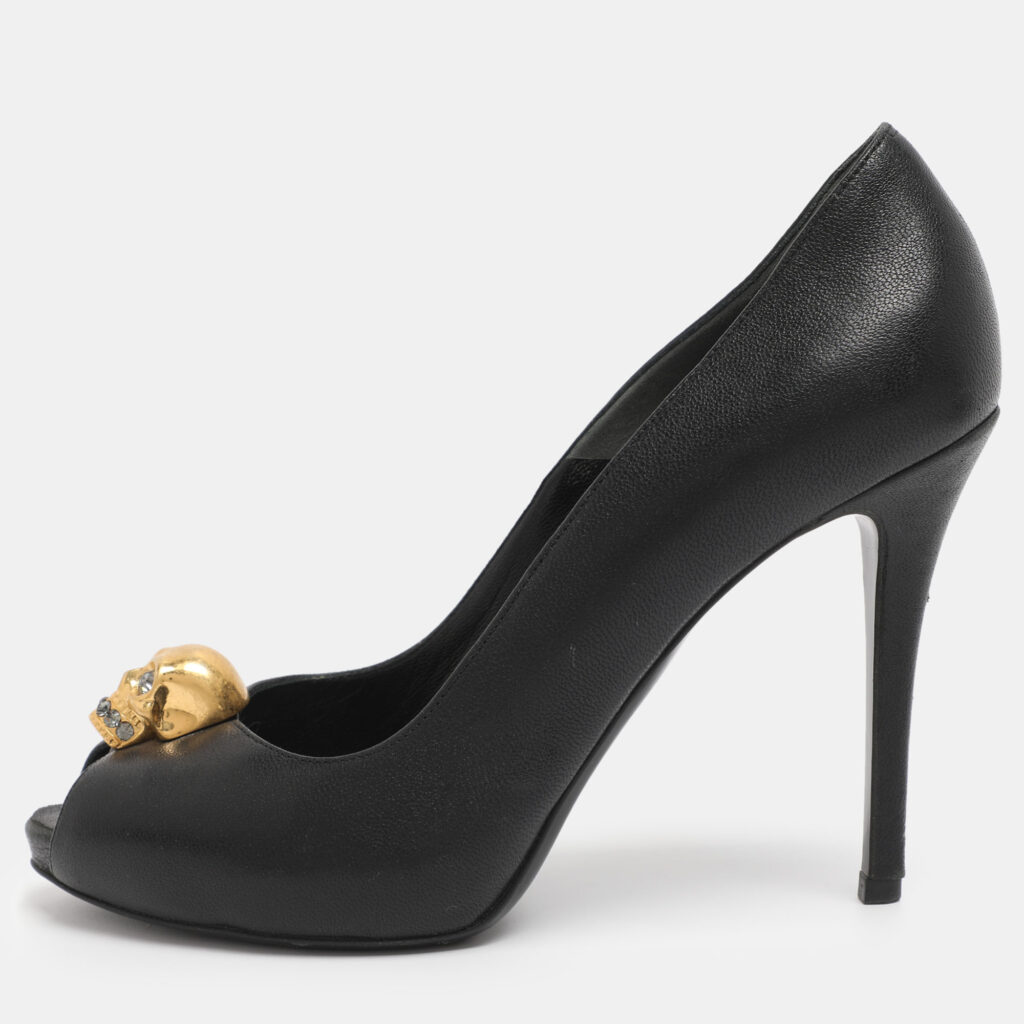 Alexander McQueen Black Leather Crystal Embellished Skull Detail Peep Toe Platform Pumps Size 37 Alexander McQueen Black Leather Crystal Embellished Skull Detail Peep Toe Platform Pumps Size 37
