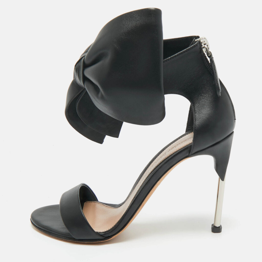 Alexander McQueen Black Leather Bow Detail Sandals Size 37