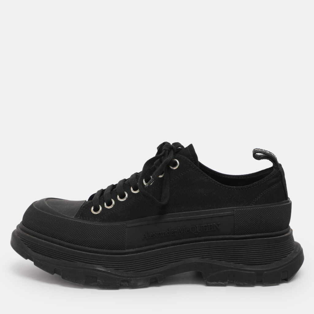 Alexander McQueen Black Canvas Tread Slick Low Top Sneakers Size 41 Alexander McQueen Black Canvas Tread Slick Low Top Sneakers Size 41