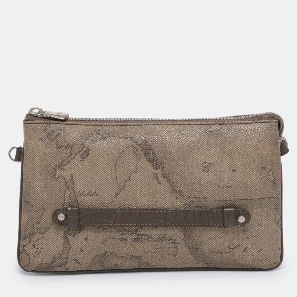 Alviero Martini 1A Classe Beige Coated Canvas Clutch Alviero Martini 1A Classe Beige Coated Canvas Clutch
