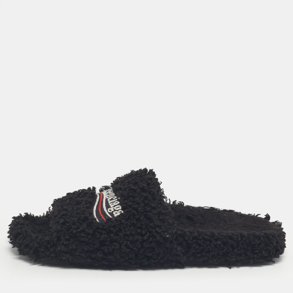 luxury-women-balenciaga-used-shoes-p1218578-010-1.jpg Balenciaga Black Shearing Logo Flat Slides Size 37