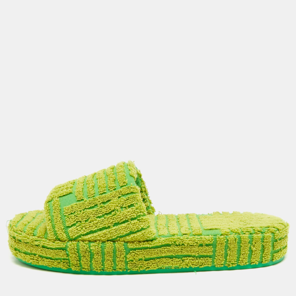 Bottega Veneta Size 39 Green/Yellow Fabric Pool Slide Bottega Veneta Size 39 Green/Yellow Fabric Pool Slide