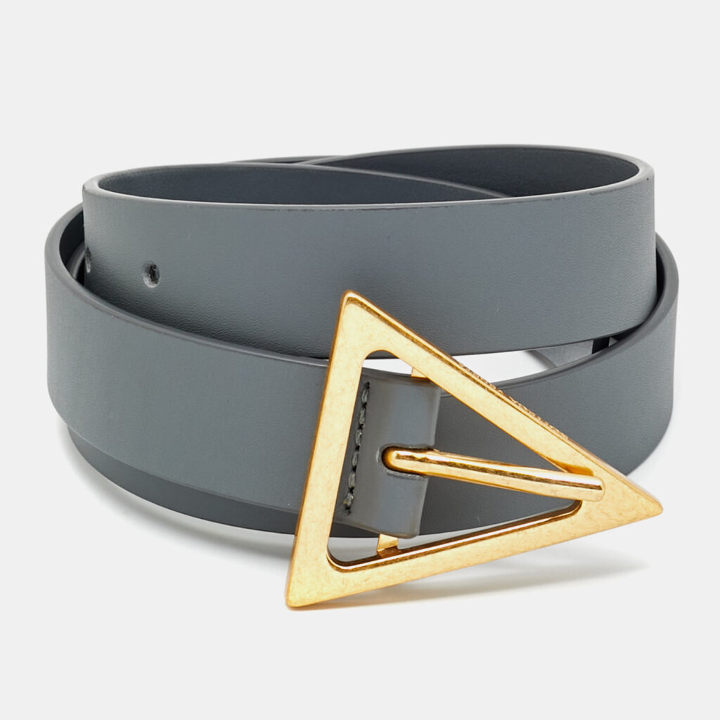 luxury-women-bottega-veneta-used-accessories-p1249552-006-1.jpg Bottega Veneta Triangle Buckle 75 CM Belt Grey Leather