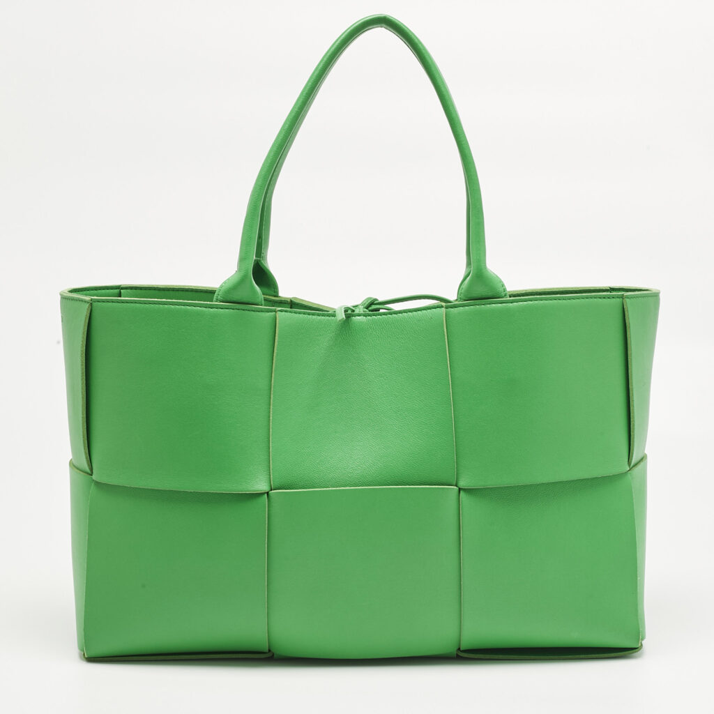 Bottega Veneta Green Intrecciato Leather Medium Arco Tote Bottega Veneta Green Intrecciato Leather Medium Arco Tote