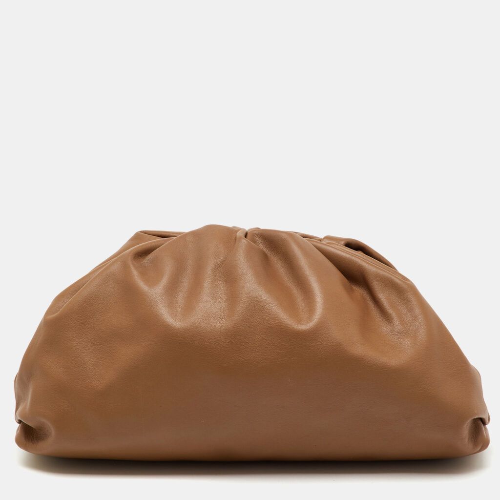Bottega Veneta Brown Leather Pouch Clutch Bottega Veneta Brown Leather Pouch Clutch