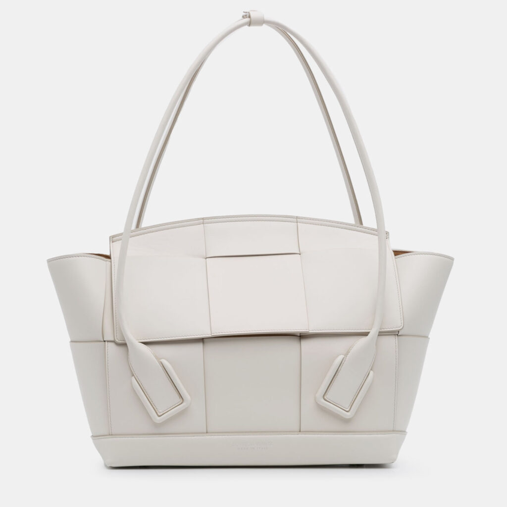 luxury-women-bottega-veneta-used-handbags-p1227434-010.jpg Bottega Veneta White Medium Calfskin Maxi Intrecciato Arco Bag